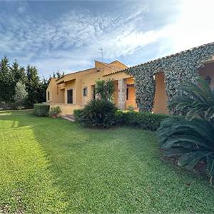 Villa In Vendita a Augusta
